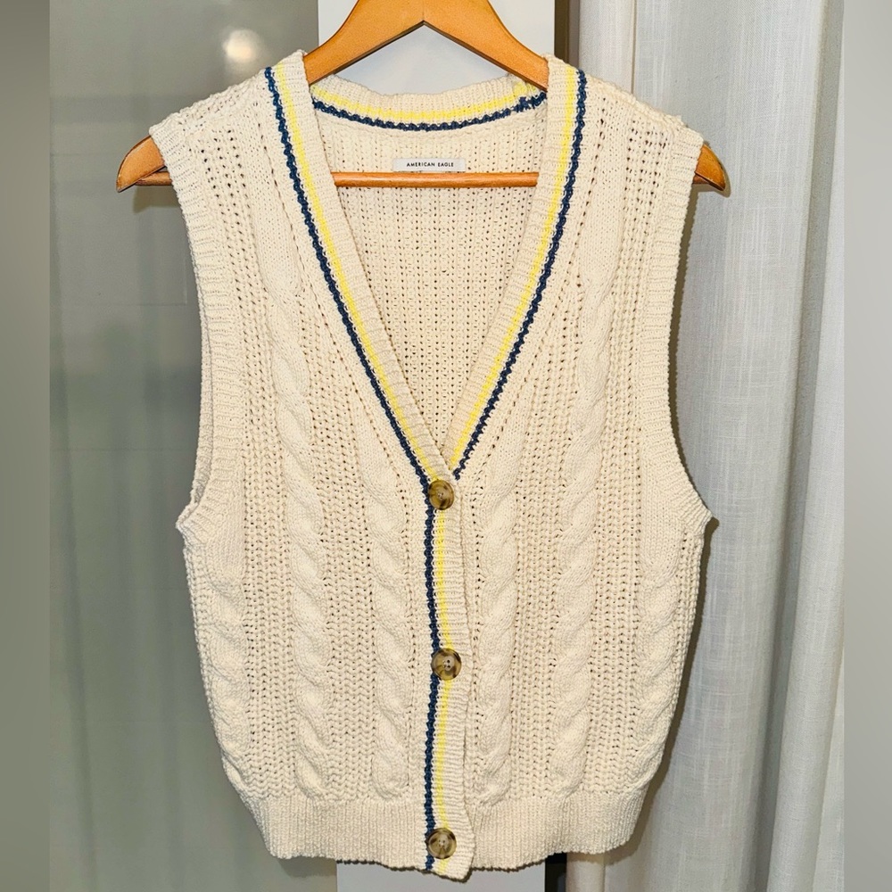 American Eagle Sweater Size Large